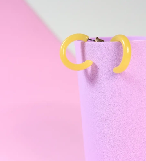 accessories-earring-yellow-hoop.webp