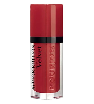 borjoius-lip-velvet-10-copy.webp